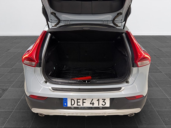 Volvo V40 Cross Country 15 of 17