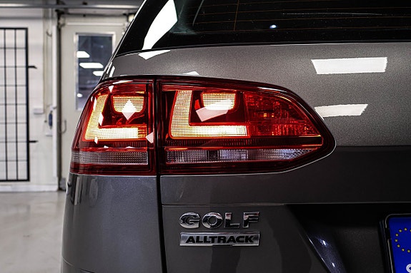 Volkswagen Golf Alltrack 9 of 25