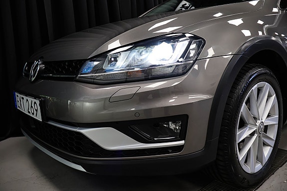 Volkswagen Golf Alltrack 11 of 25