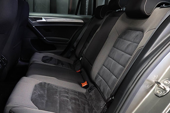 Volkswagen Golf Alltrack 22 of 25