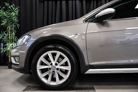 Volkswagen Golf Alltrack 5 of 25