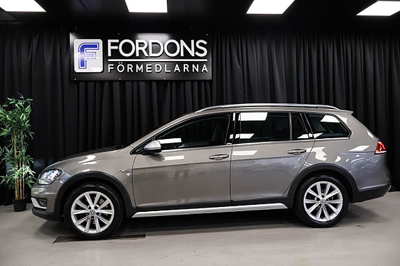 Volkswagen Golf Alltrack 2 of 25