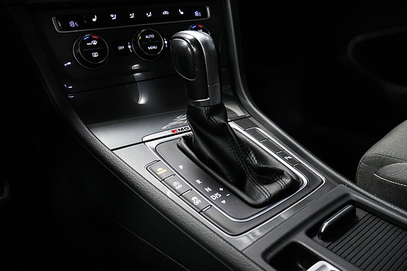 Volkswagen Golf Alltrack 16 of 25