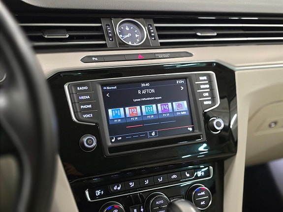 Volkswagen Passat Alltrack 17 of 24