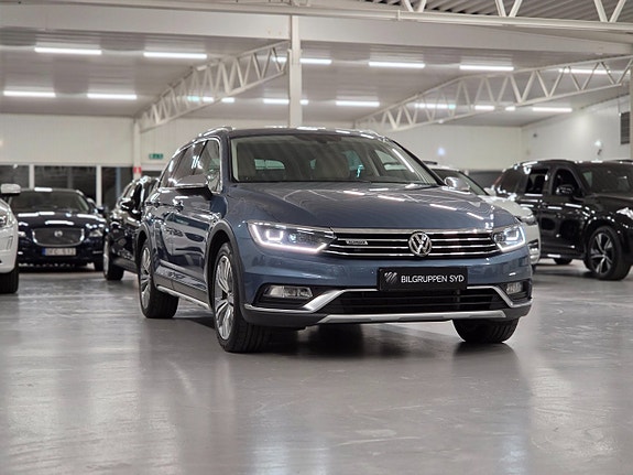 Volkswagen Passat Alltrack 4 of 24