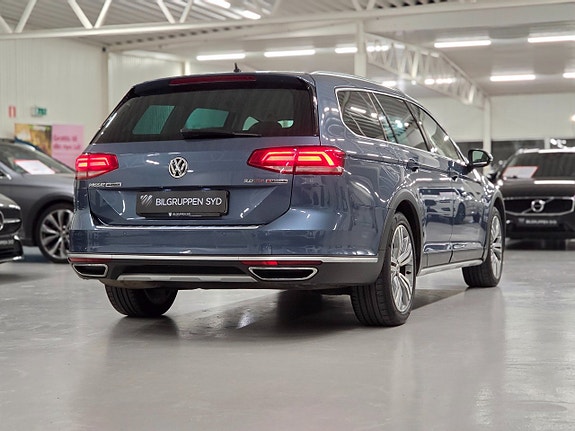 Volkswagen Passat Alltrack 6 of 24