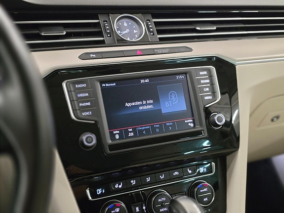 Volkswagen Passat Alltrack 19 of 24