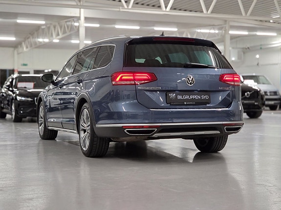 Volkswagen Passat Alltrack 7 of 24