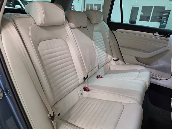 Volkswagen Passat Alltrack 24 of 24