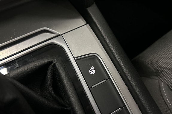 Volkswagen Passat 26 of 30