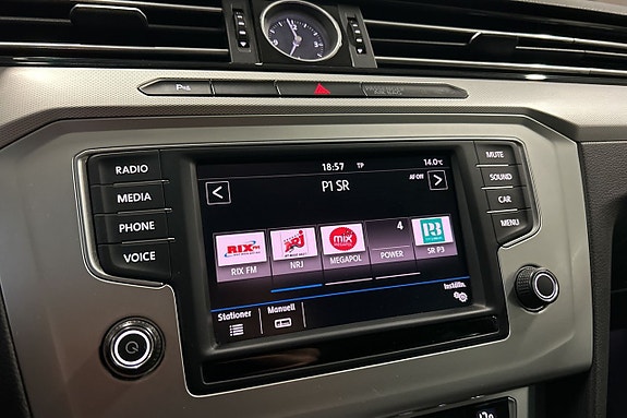 Volkswagen Passat 17 of 30