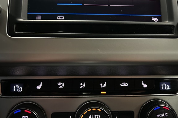 Volkswagen Passat 21 of 30