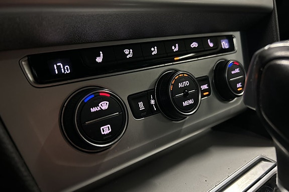 Volkswagen Passat 20 of 30