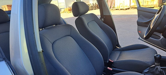 Seat Leon 9 of 15