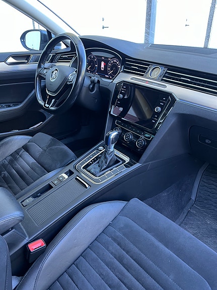 Volkswagen Passat 3 of 5