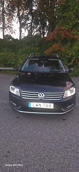 Volkswagen Passat 2 of 6