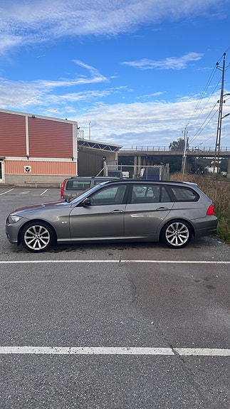 BMW 318d 2 of 3