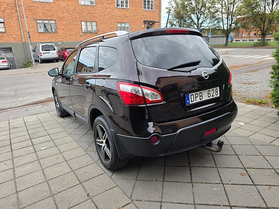 Nissan Qashqai+2 4 of 26