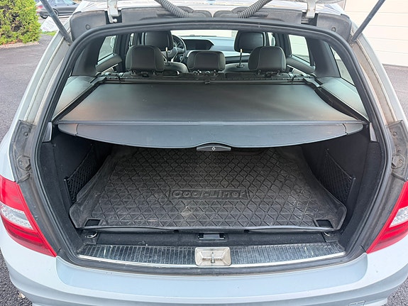 Mercedes-Benz C180 13 of 14