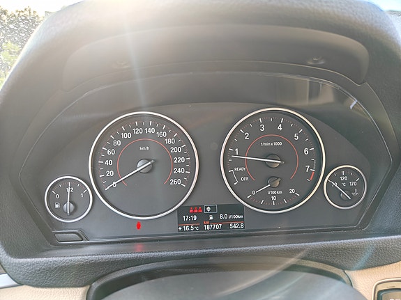BMW 328i 12 of 13