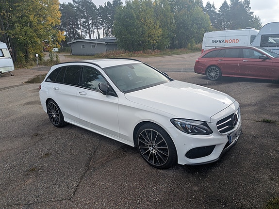 Mercedes-Benz C250 2 of 4