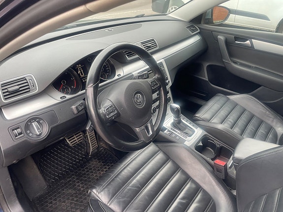 Volkswagen Passat Alltrack 9 of 17