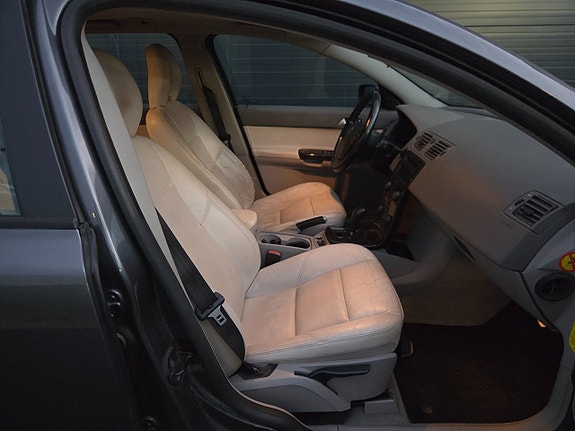 Volvo V50 14 of 17