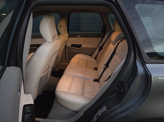 Volvo V50 12 of 17