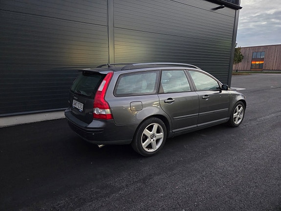 Volvo V50 9 of 17