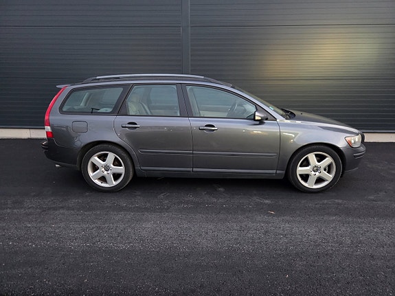 Volvo V50 6 of 17