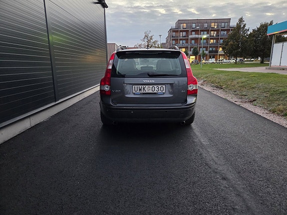 Volvo V50 8 of 17