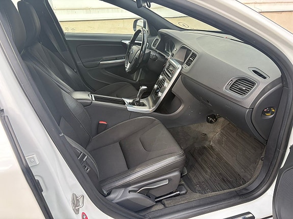 Volvo V60 11 of 12