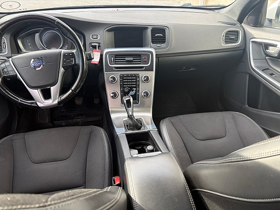 Volvo V60 7 of 12