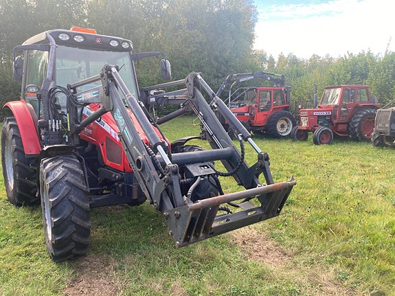 MF 5445 med lastare 4wd 2 of 12