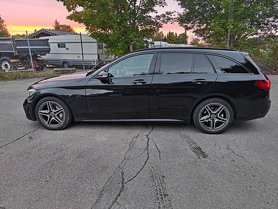 Mercedes-Benz C300 5 of 11