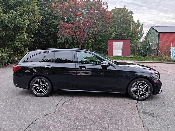Mercedes-Benz C300 6 of 11