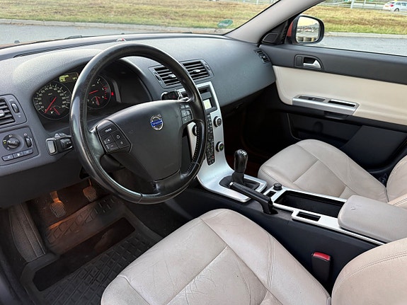Volvo V50 12 of 22