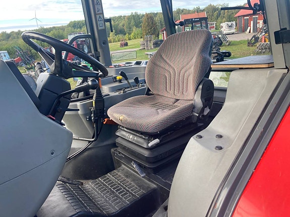 MF 4315 4wd med lastare Endast 1380 timmar 9 of 12