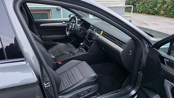 Volkswagen Passat 8 of 13