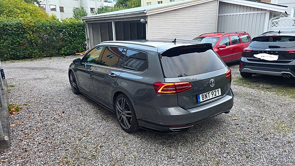 Volkswagen Passat 6 of 13
