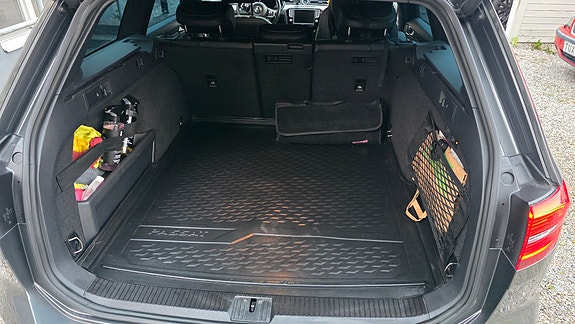 Volkswagen Passat 12 of 13