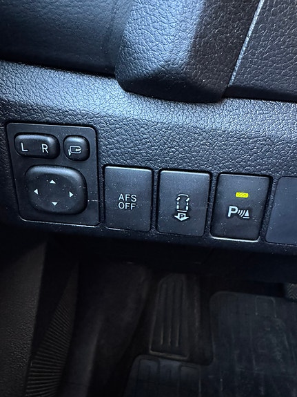 Toyota Auris 12 of 16