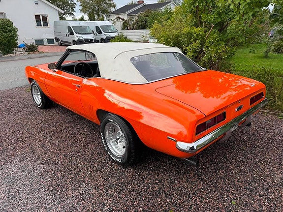 Chevrolet Camaro 11 of 17