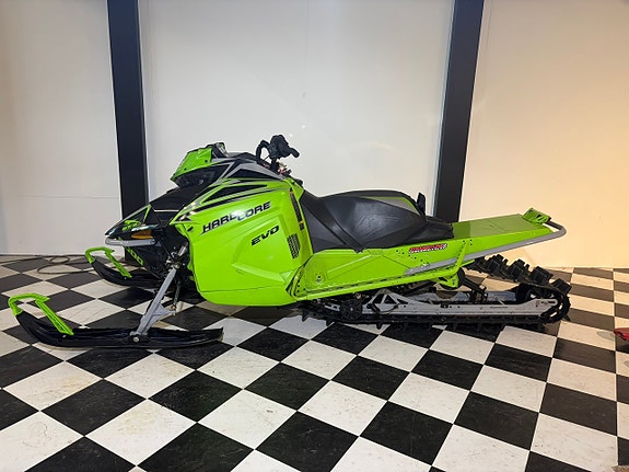 Arctic-cat M8000 Hardcore 153 2 of 11