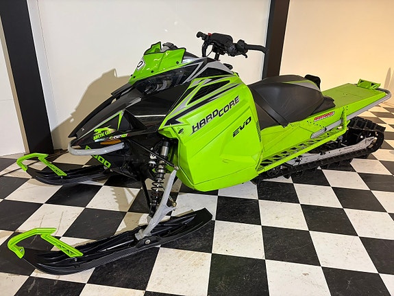 Arctic-cat M8000 Hardcore 153