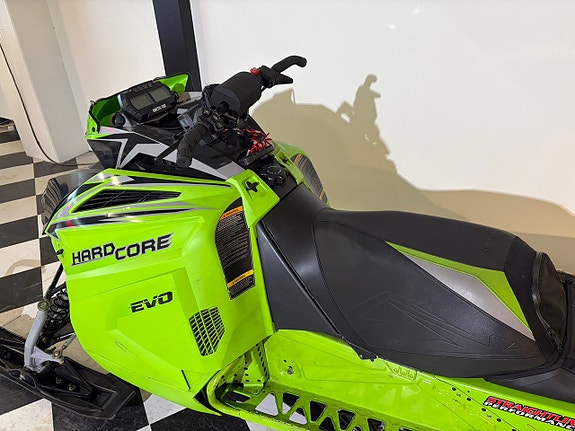 Arctic-cat M8000 Hardcore 153 4 of 11