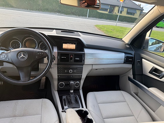 Mercedes-Benz GLK220 9 of 11