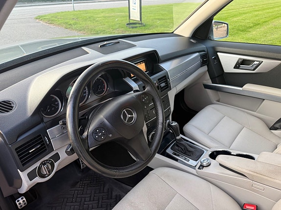 Mercedes-Benz GLK220 10 of 11