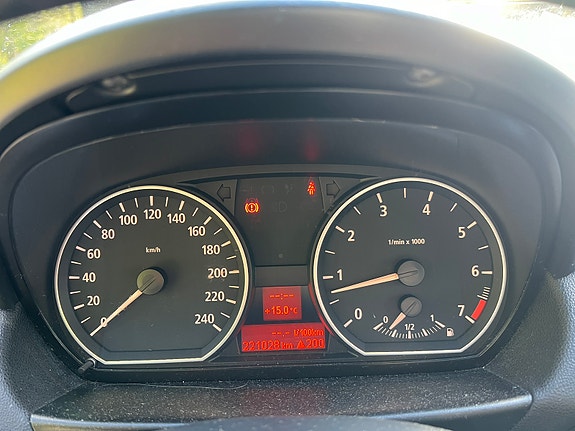 BMW 120i 10 of 11