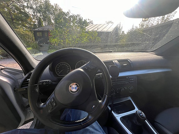 BMW 120i 9 of 11